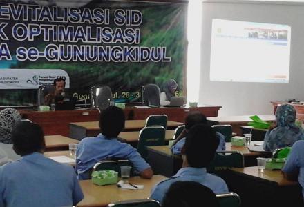 Lurah Desa Dlingo Berbagi Cerita Bersama Pengelola Sistem Informasi Desa Se Kabupaten Gunungkidul