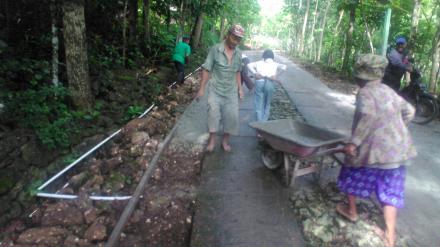 PERBAIKAN JALAN DUSUN KEBOSUNGU II DESA DLINGO 