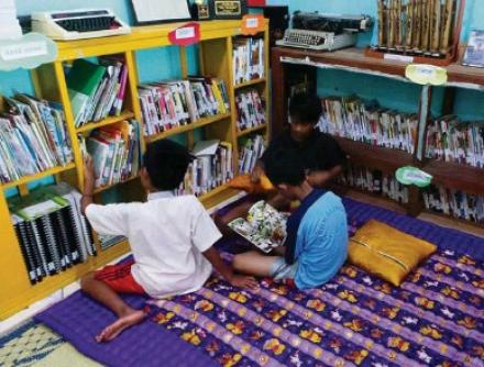 MELIBATKAN WARGA DALAM GERAKAN LITERASI