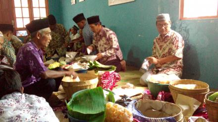 KENDURI RASUL DUSUN POKOH I DLINGO SEBAGAI WUJUD SYUKUR MASYARAKAT