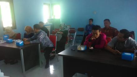 RAPAT KOORDINASI PPS DAN PPK DLINGO MENGHADAPI SOSIALISASI PENDIDIK PEMILIH