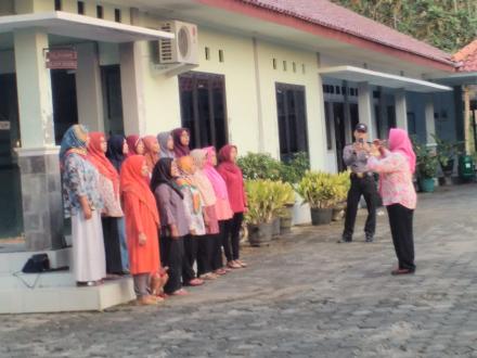 GLADI BERSIH PADUAN SUARA PKK DUSUN DLINGO I