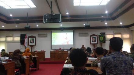 BENDAHARA DESA DLINGO HADIRI RAPAT EVALUASI REALISASI APBDES DAN PENGGUNAAN DD TA 2019