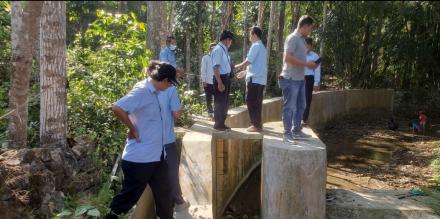 Survai lokasi pembangunan irigasi lanjutan komplek Balai Dusun Koripan 2