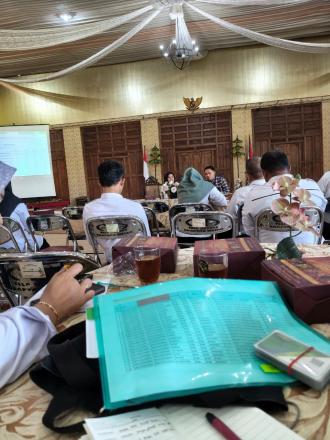 KALURAHAN DLINGO HADIRI RAPAT EVALUASI BPJS KETENAGAKERJAAN BAGI PEKERJA RENTAN